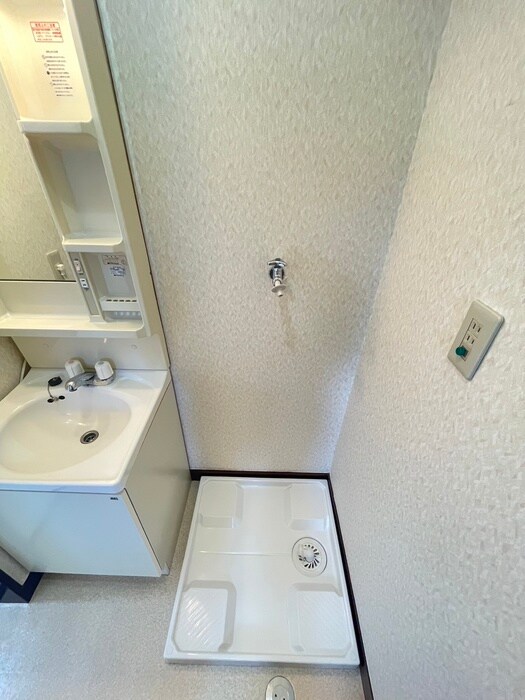 物件内観写真17　(洗濯機置場)