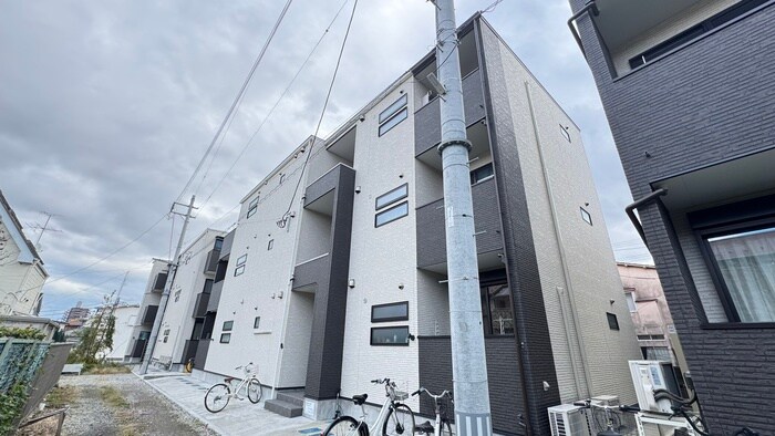 物件外観写真2　(駐車場)