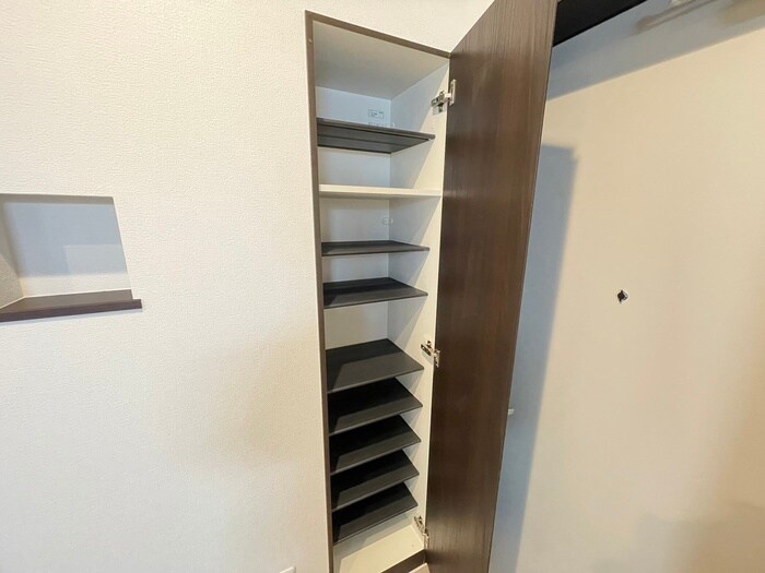 物件内観写真13　(靴箱)