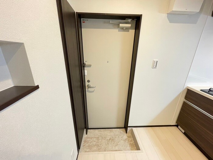 物件内観写真16　(玄関)
