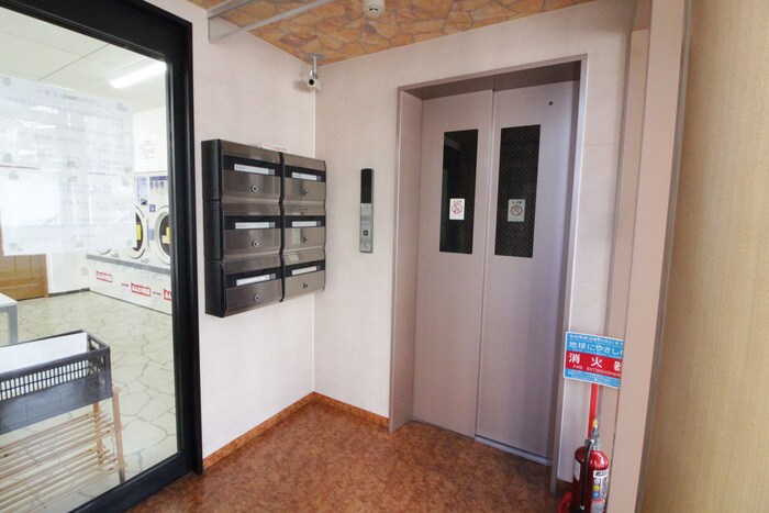 物件外観写真4　(建物設備)