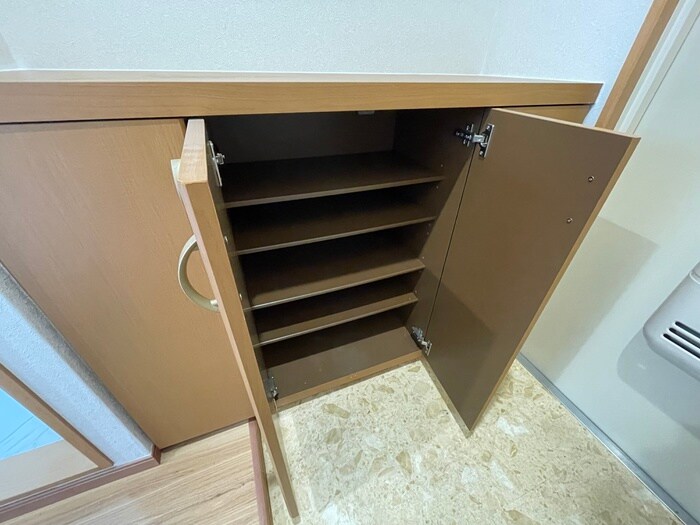 物件内観写真15　(靴箱)