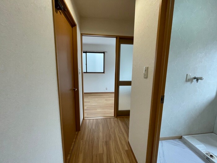 物件内観写真17　(廊下)