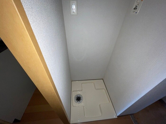 物件内観写真13　(洗濯機置場)