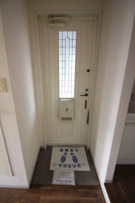 物件内観写真7　(玄関)