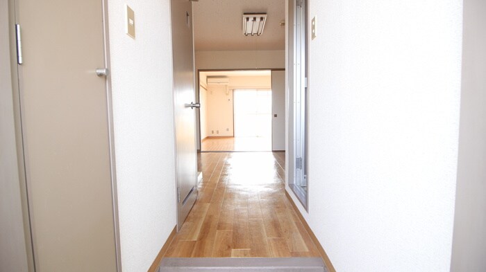 物件内観写真17　(廊下)