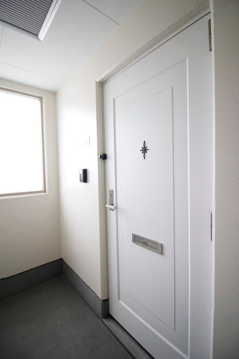 物件内観写真17　(玄関)