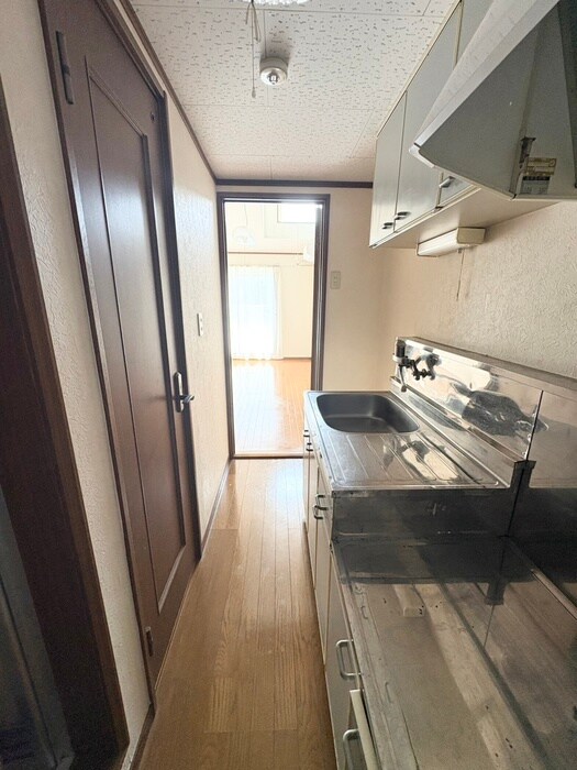 物件内観写真16　(廊下)