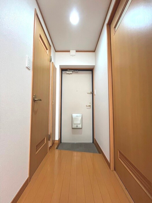 物件内観写真18　(玄関)
