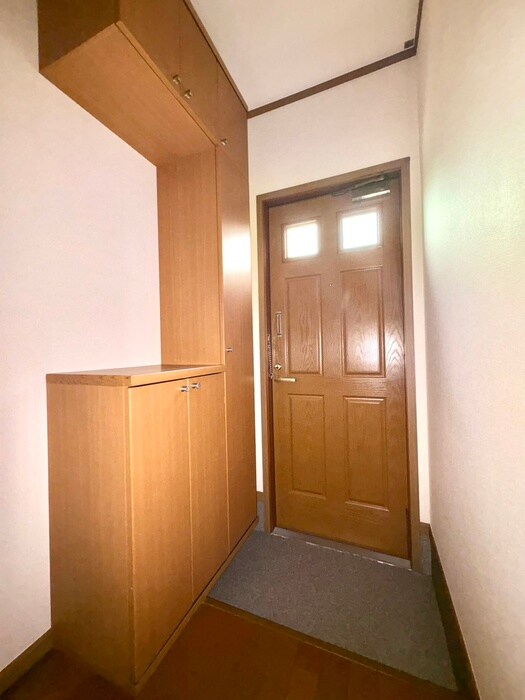 物件内観写真18　(玄関)