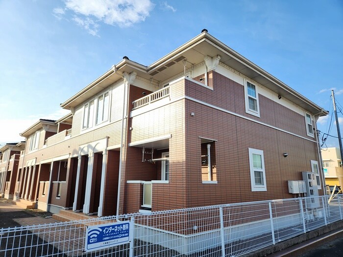 物件外観写真4　(エントランス部分)