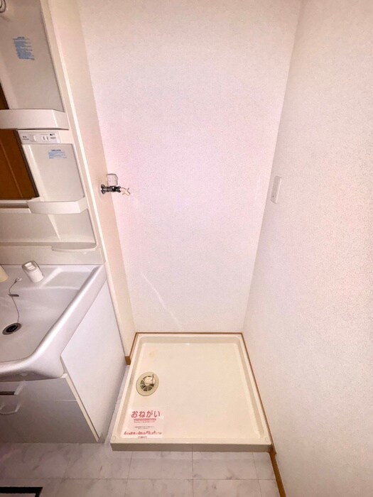 物件内観写真14　(洗濯機置場)