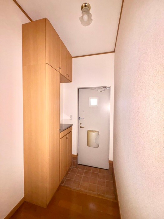 物件内観写真16　(玄関)