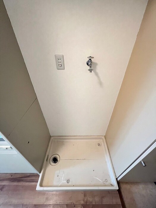 物件内観写真15　(洗濯機置場)