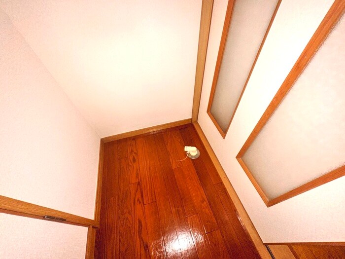 物件内観写真15　(洗濯機置場)