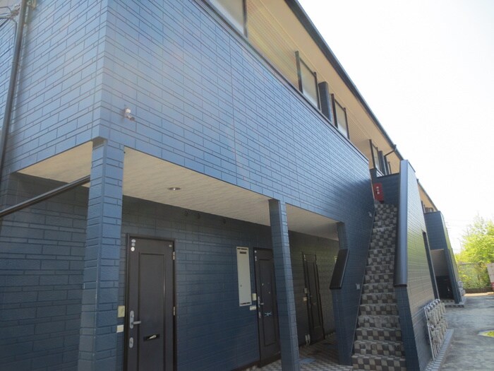 物件外観写真4　(エントランス部分)