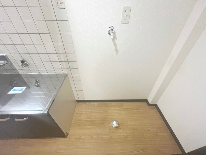 物件内観写真10　(洗濯機置場)