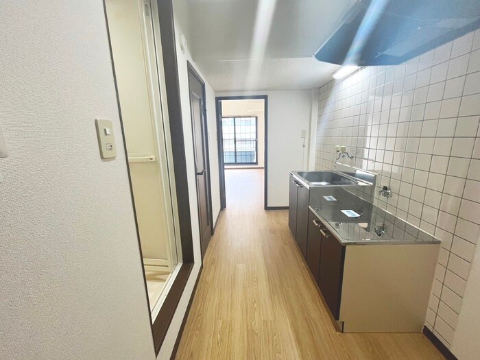 物件内観写真18　(廊下)