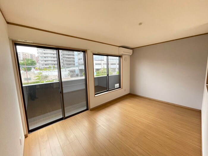 物件内観写真8　(居室)