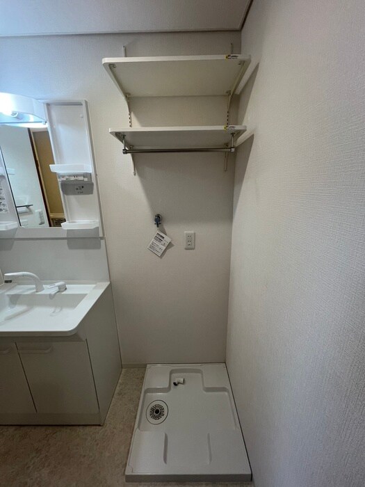 物件内観写真9　(洗濯機置場)