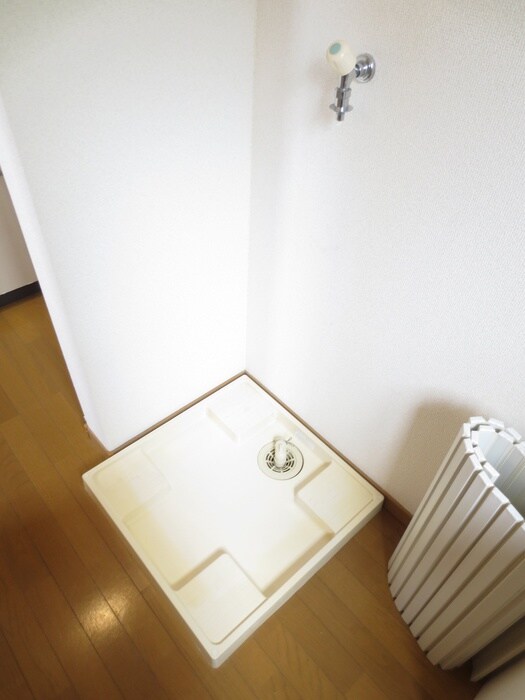 物件内観写真12　(洗濯機置場)