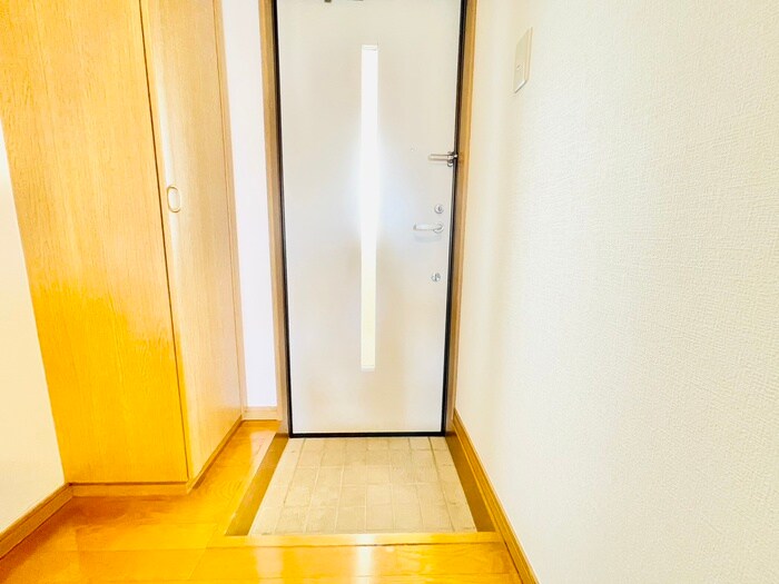 物件内観写真15　(玄関)