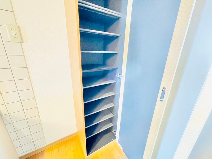 物件内観写真16　(靴箱)