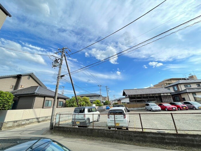 物件内観写真16　(室内からの展望)