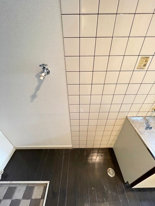 物件内観写真12　(洗濯機置場)