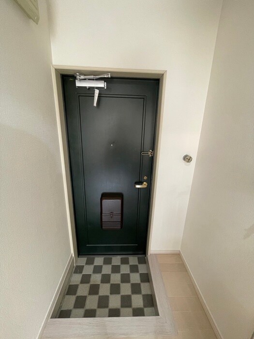 物件内観写真15　(玄関)