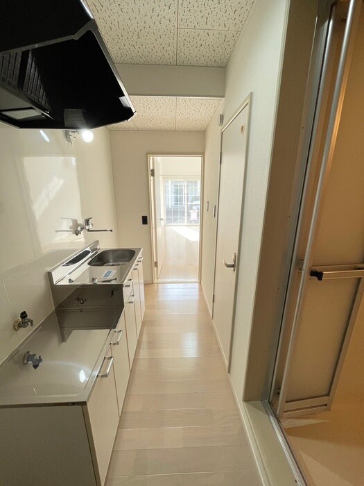 物件内観写真16　(廊下)