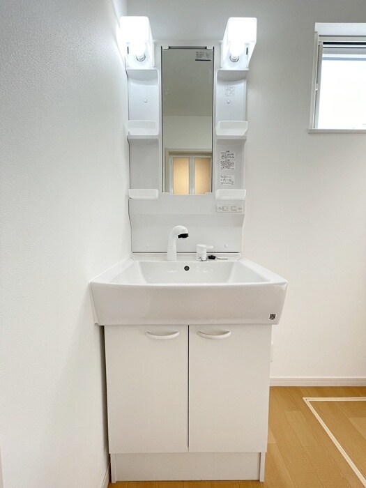 物件内観写真12　(洗面)