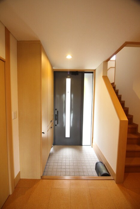 物件内観写真17　(玄関)