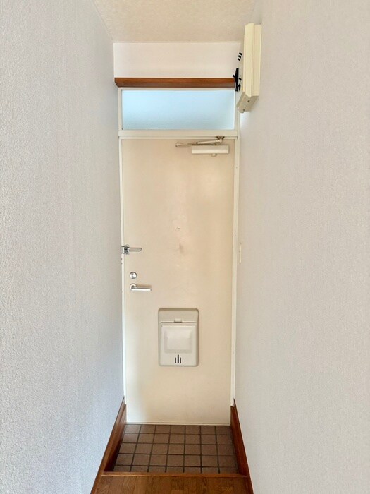 物件内観写真10　(玄関)