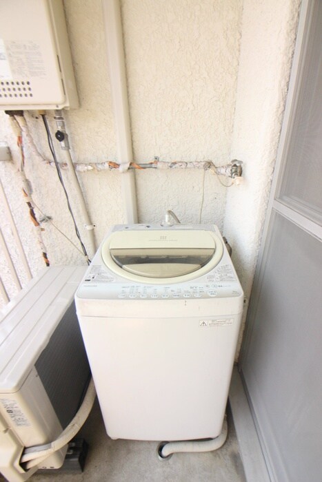 物件内観写真14　(洗濯機置場)