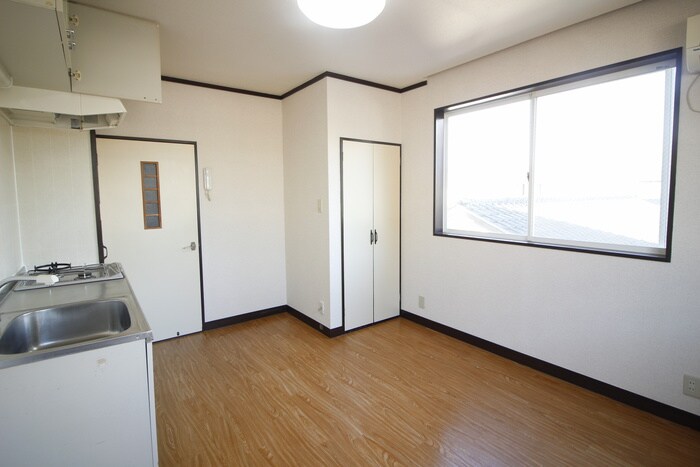 物件内観写真8　(居室)