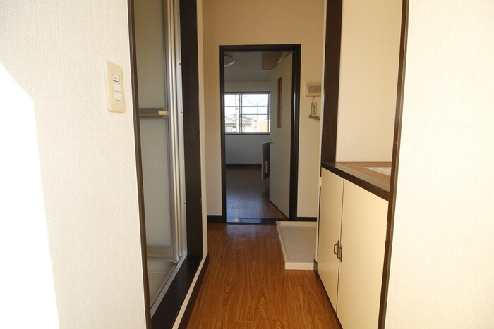 物件内観写真19　(玄関)