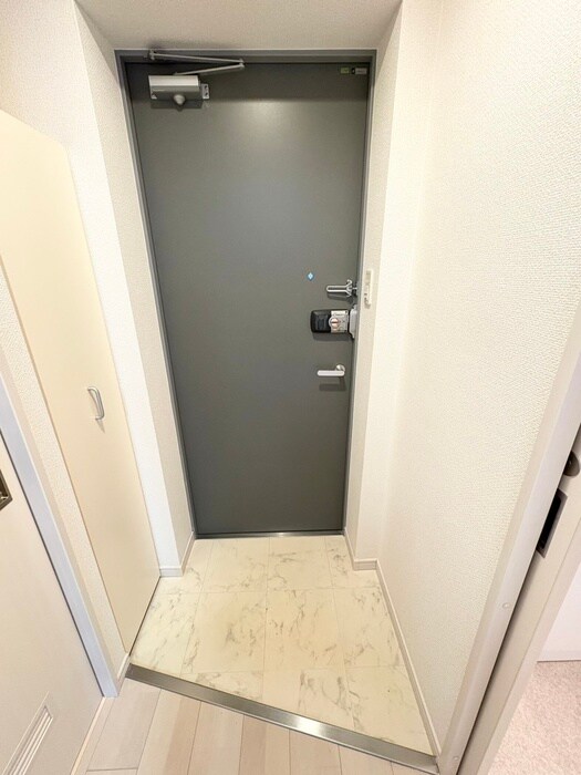 物件内観写真15　(玄関)