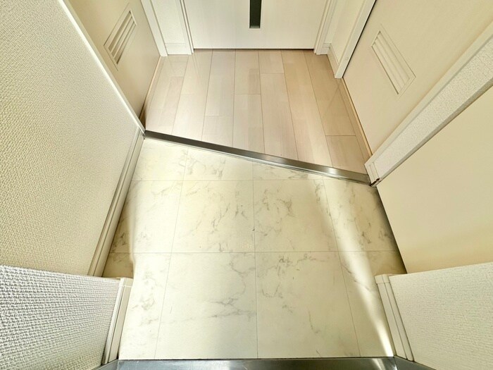 物件内観写真17　(玄関)