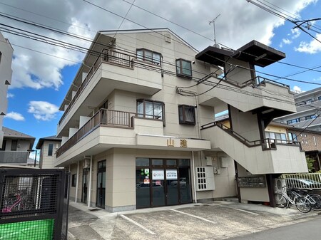 山建外観写真