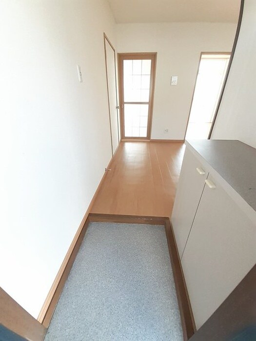 物件内観写真14　(玄関)