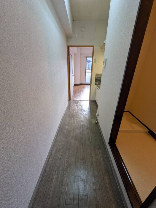 物件内観写真20　(廊下)