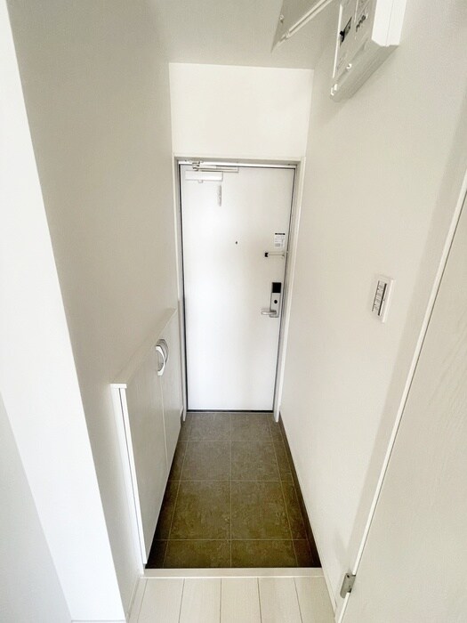 物件内観写真13　(玄関)
