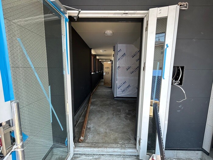 物件外観写真5　(エントランス部分)