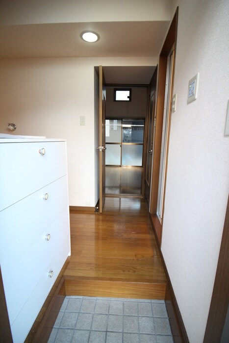 物件内観写真7　(玄関)