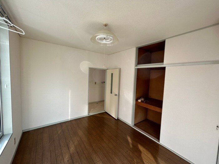 物件内観写真8　(居室)