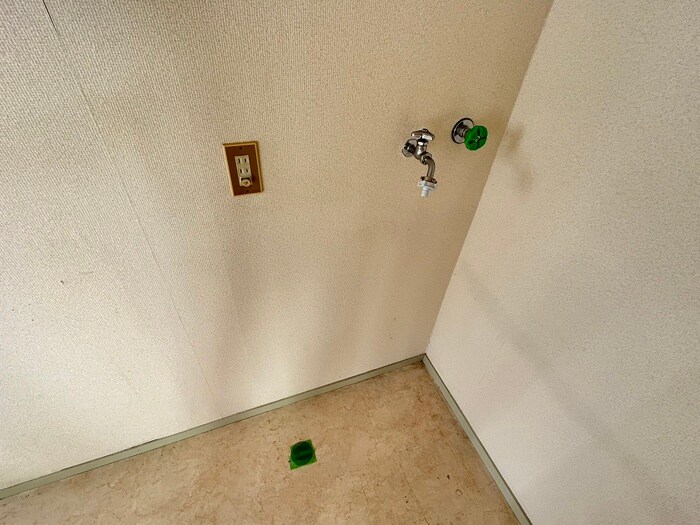 物件内観写真13　(洗濯機置場)