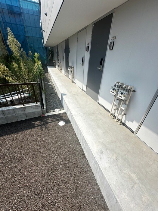 物件外観写真4　(エントランス部分)