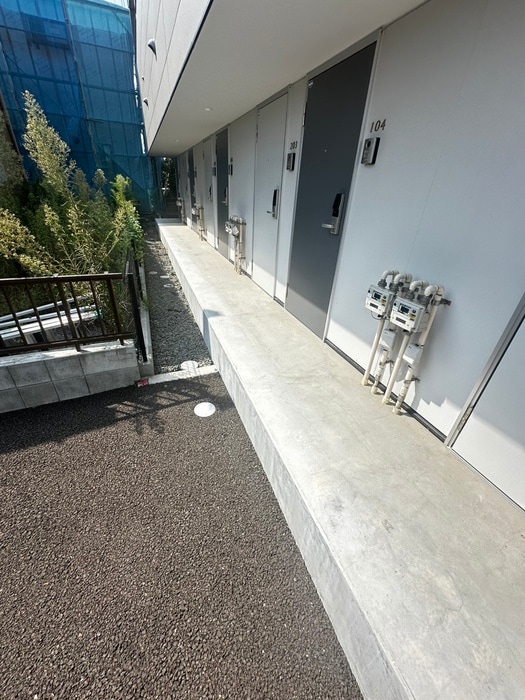 物件外観写真4　(エントランス部分)