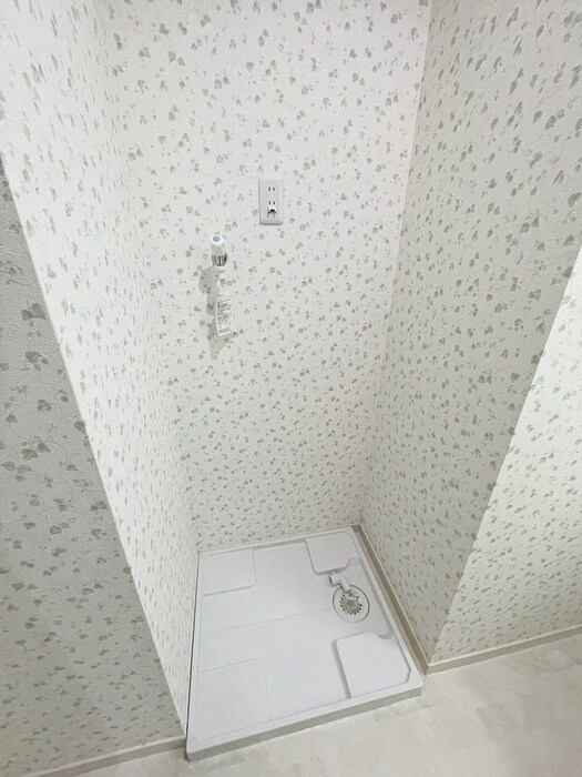 物件内観写真12　(洗濯機置場)